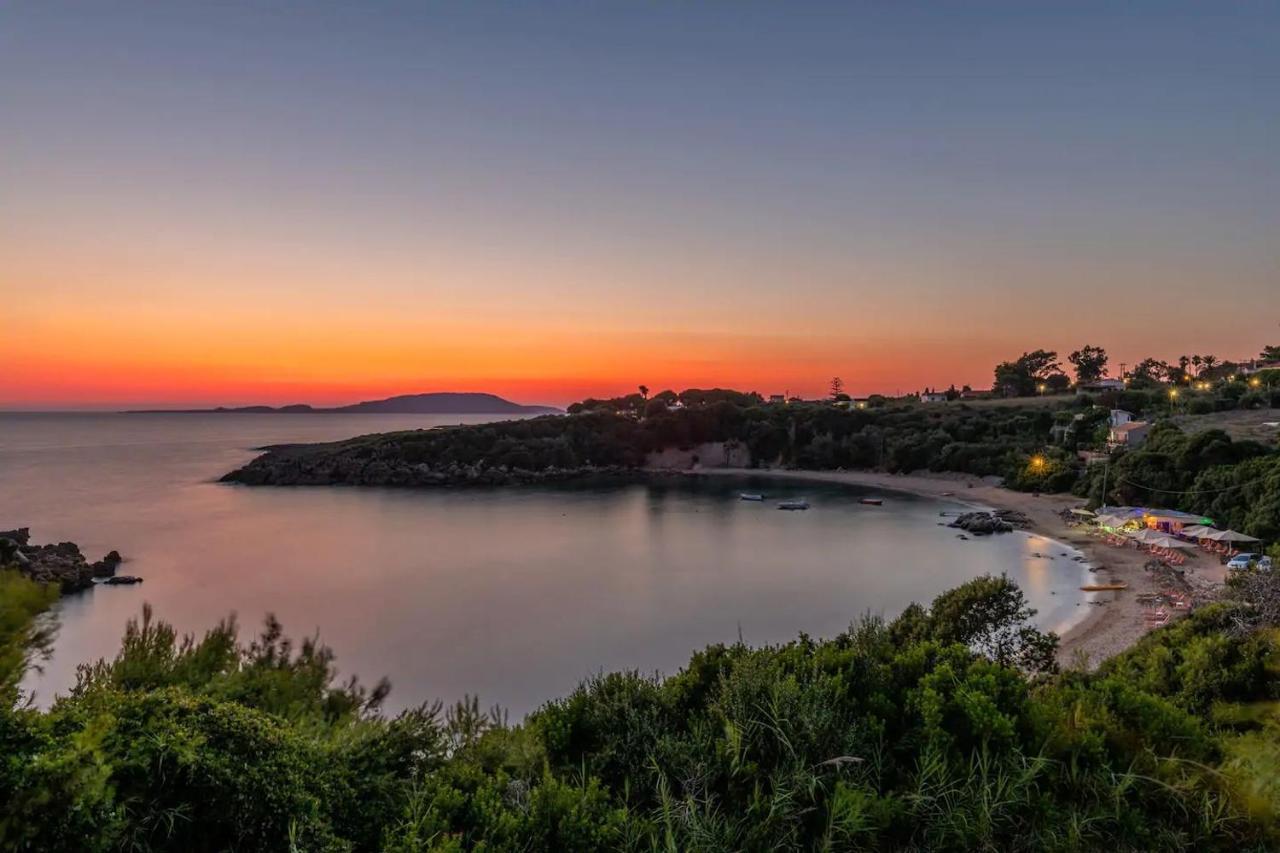 Villa Idyle - Beachfront Residence Tragána 外观 照片