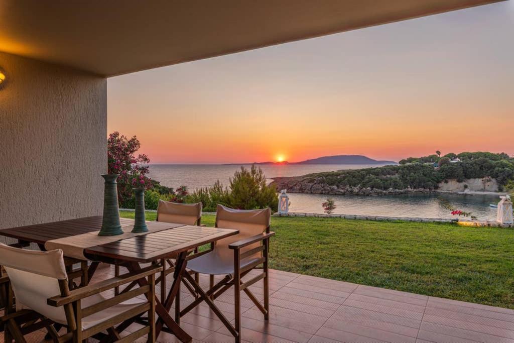 Villa Idyle - Beachfront Residence Tragána 外观 照片