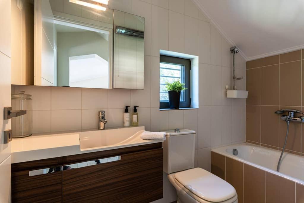 Villa Idyle - Beachfront Residence Tragána 外观 照片